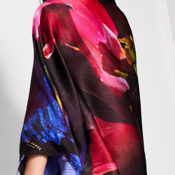 💕HOST PICK💕 Ted Baker Impressionist Bloom Cape Scarf - Picture 7 of 16
